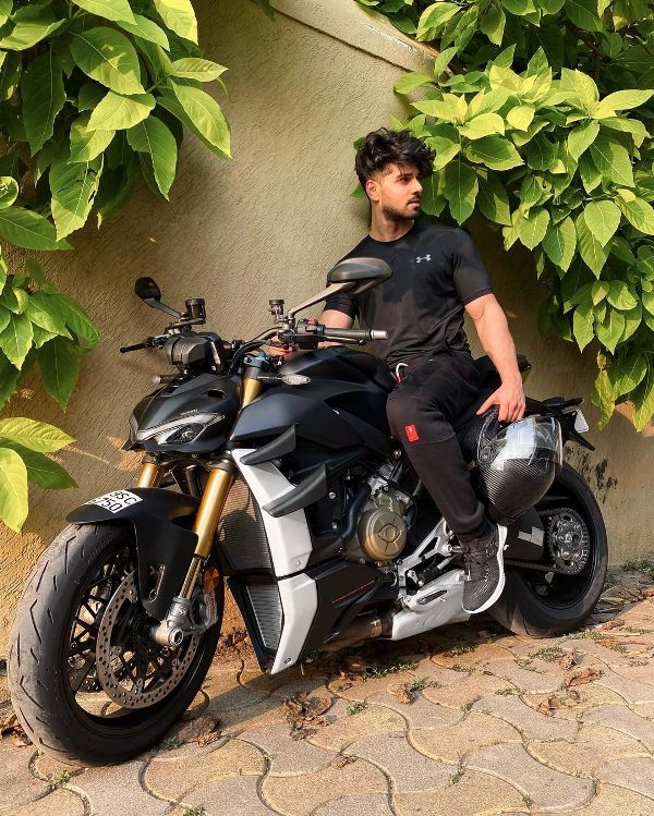 Sooraj Pancholi posing on Ducati Streetfighter V4 S