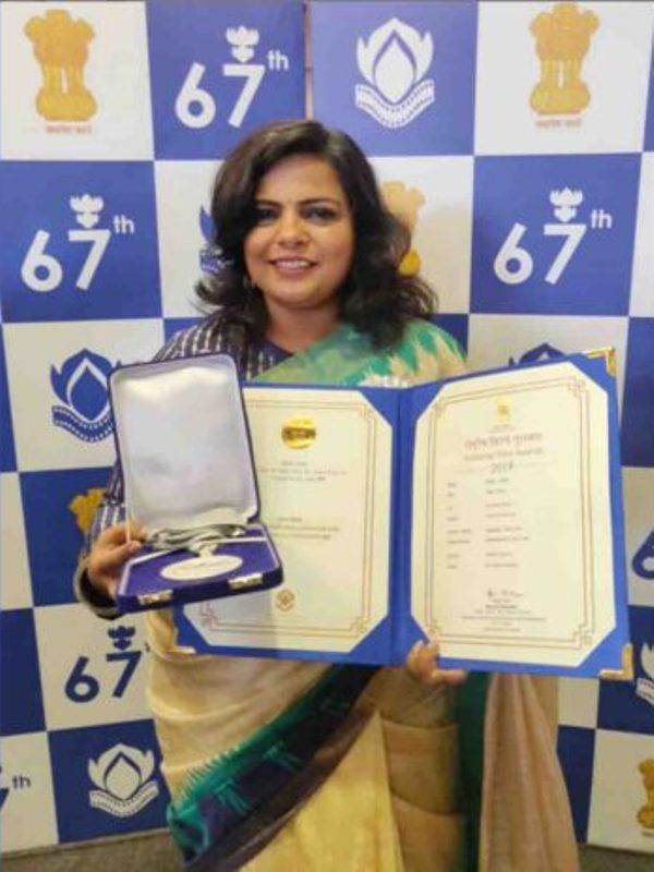 Savita wins national award for best cinematography for the film 'Sonsi'