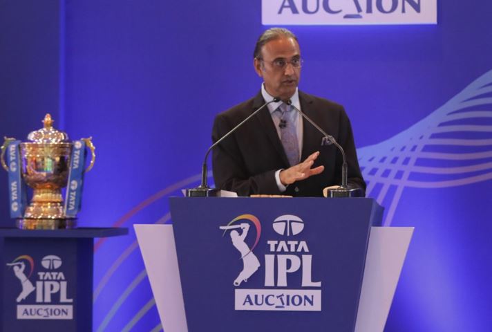 Charu Sharma conducting the 2022 IPL auction