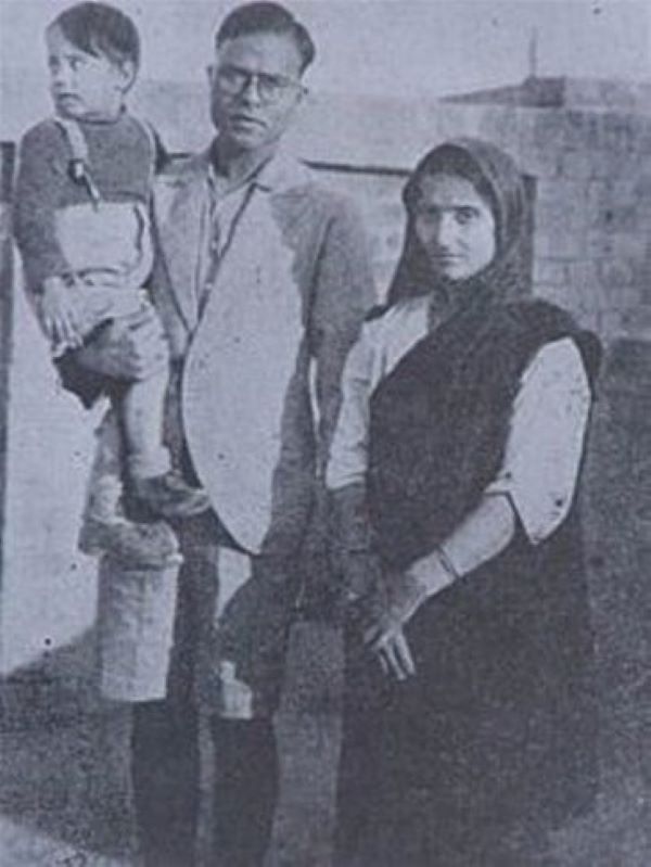 Durgawati Devi with her husband and child