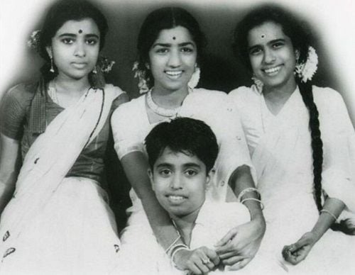 Hridaynath Mangeshkar's childhood photo with his sisters