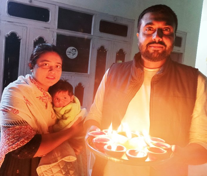 Jagdeep Kamboj with his wife and son