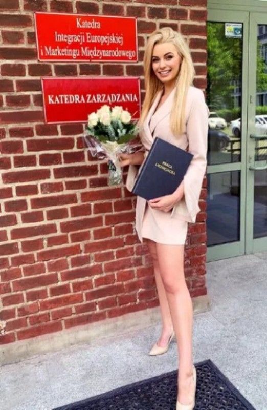 Karolina Bielawska during her graduation