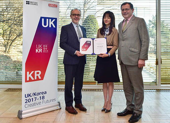 Lim Soo-jung being appointed as the cultural ambassador by the director general for British Culture in Korea Martin Fryer and U.K. ambassador at the British Embassy in Jung District Charles Hay