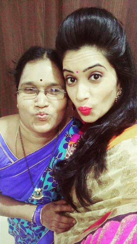 Sravanthi Chokarapu with her mother
