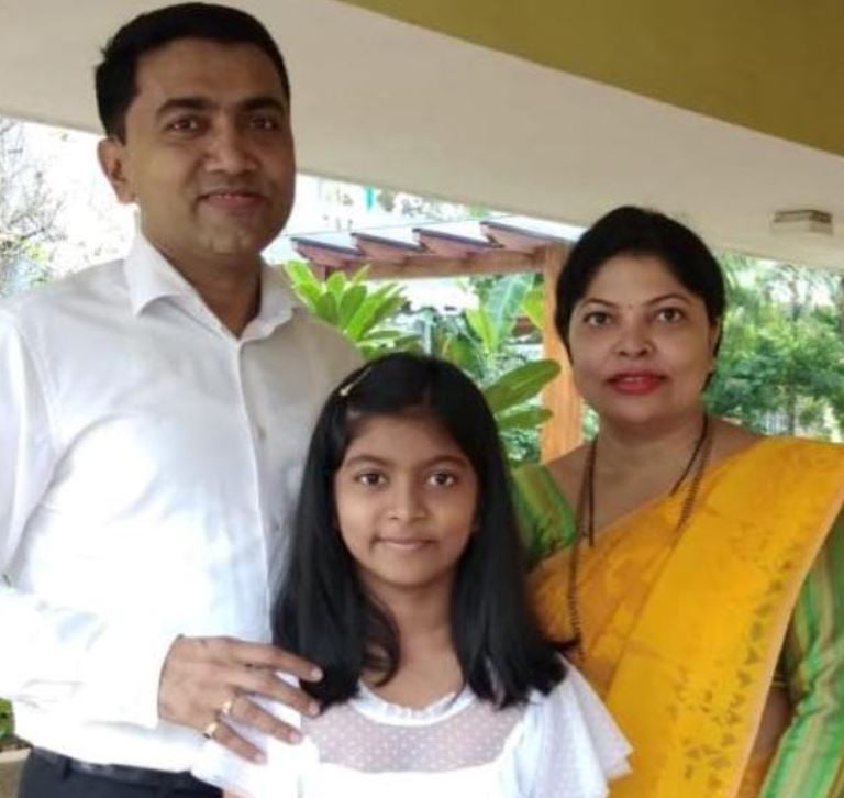 Sulakshana Sawant with her husband and daughter