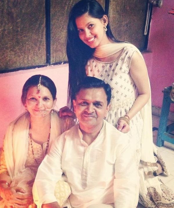 Alice Kaushik with her parents
