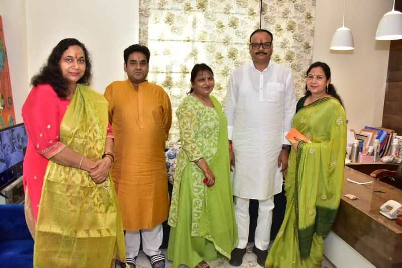 Brajesh Pathak with his sisters, wife, and another family member