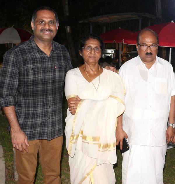 KV Thomas with his wife Shirley Thomas and son Biju