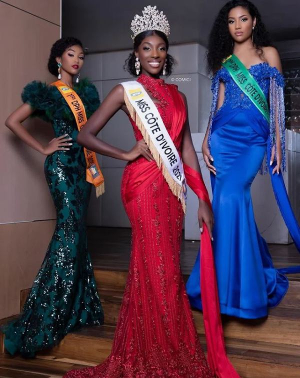 Miss Cote d'Ivoire 2021, Olivia Yace (centre)