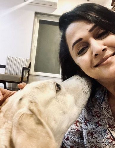 Mrinal Kulkarni with her pet dog