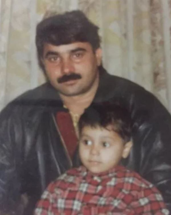 Childhood Picture of Priya Beniwal with her father