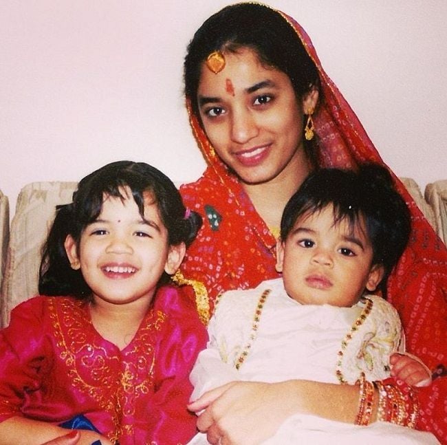 Shivani Bafna with her mother and brother in childhood