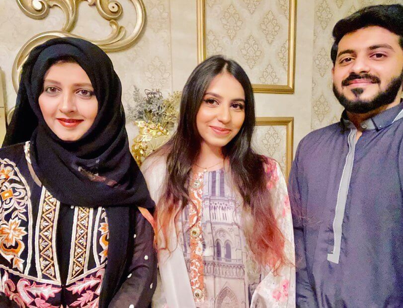 Aamir Liaquat Hussain's first wife, Syeda Bushra Iqbal, and his children