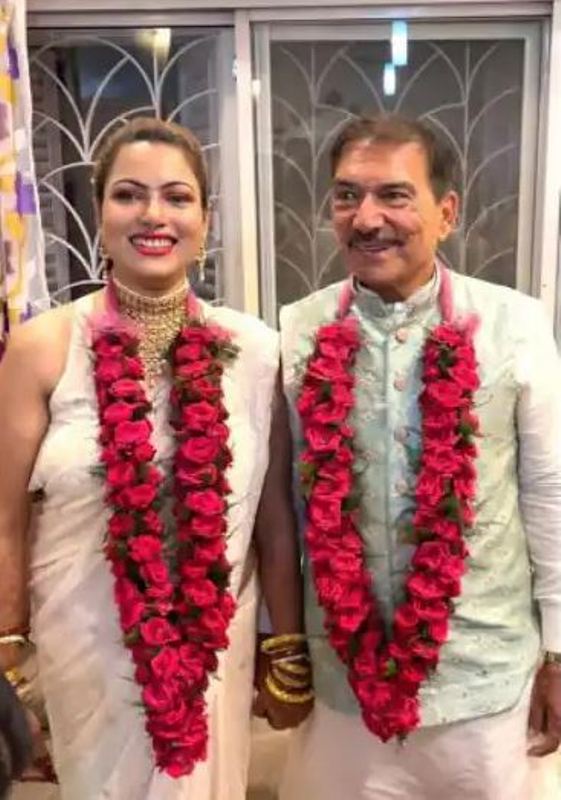 Arun Lal and Bulbul Saha's wedding photo