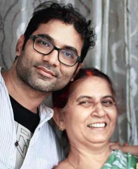 Arunabh Kumar with his mother