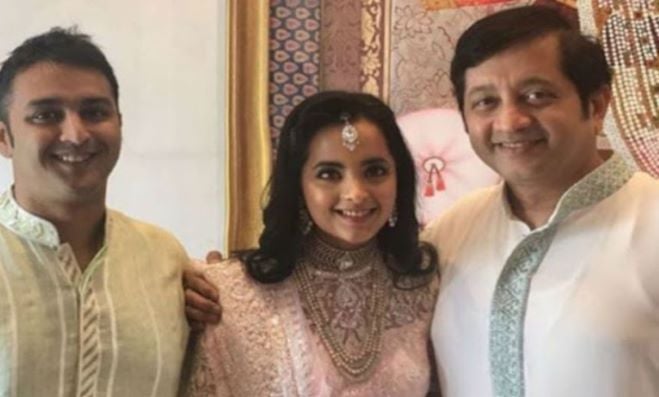 Isheta Salgaocar with her brother (left) and father