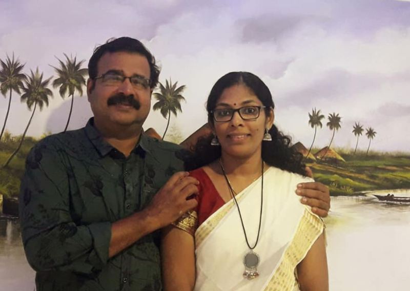 Manikandan Thonnakkal with his wife