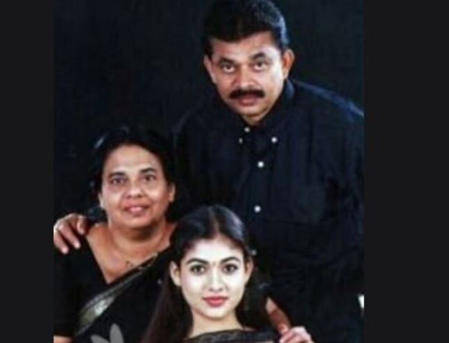Nayanthara with her parents