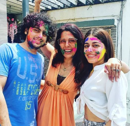 Pooja Bedi with her daughter Alaya and son Omar