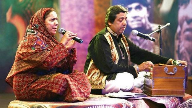 Reshma's son Sawan Ali and Mehru Reshma performing at the Lok Mela Event