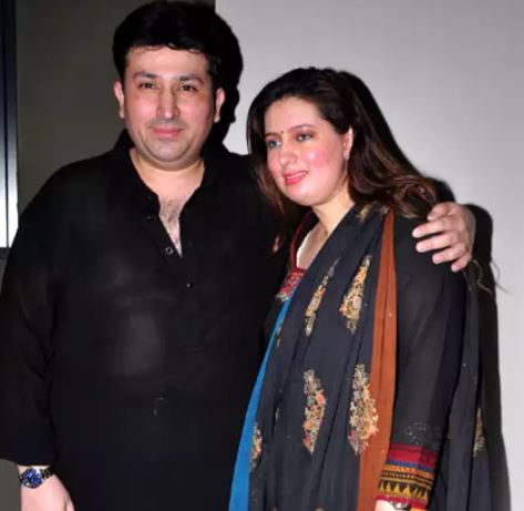 Shadaab Khan with his wife 