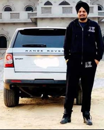 Sidhu Moosewala with his Range Rover