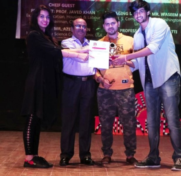 Sohil Jhuti being awarded during the Annual Day of his college