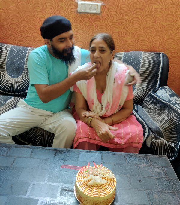 Tajinder Singh Bagga with his mother