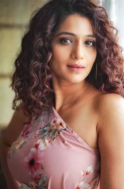 Urmilla Kothare  RaanBaazaar (Planet Marathi) Actors, Cast &#038; Crew » CmaTrends « CmaTrends Urmilla Kothare