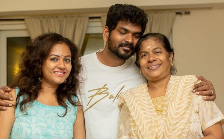 Vignesh Shivan with his mother and sister 
