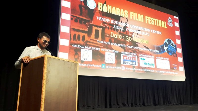 Abhay Sharma while giving a speech at the Banaras Film Festival
