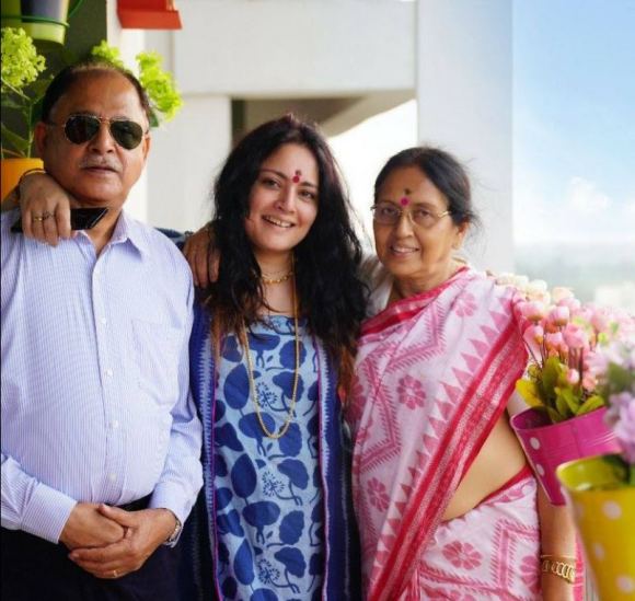 Agnimitra Paul with her parents