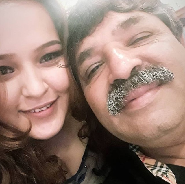 Deepika Khanna with her father