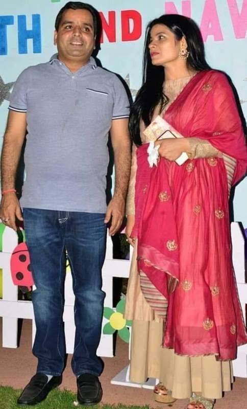 Dharmendra Yadav with his wife