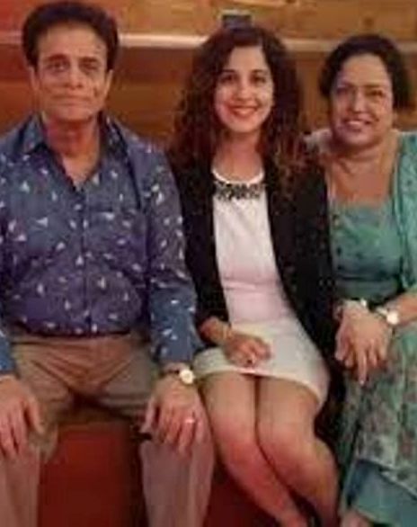 Kamiya Jani with her parents