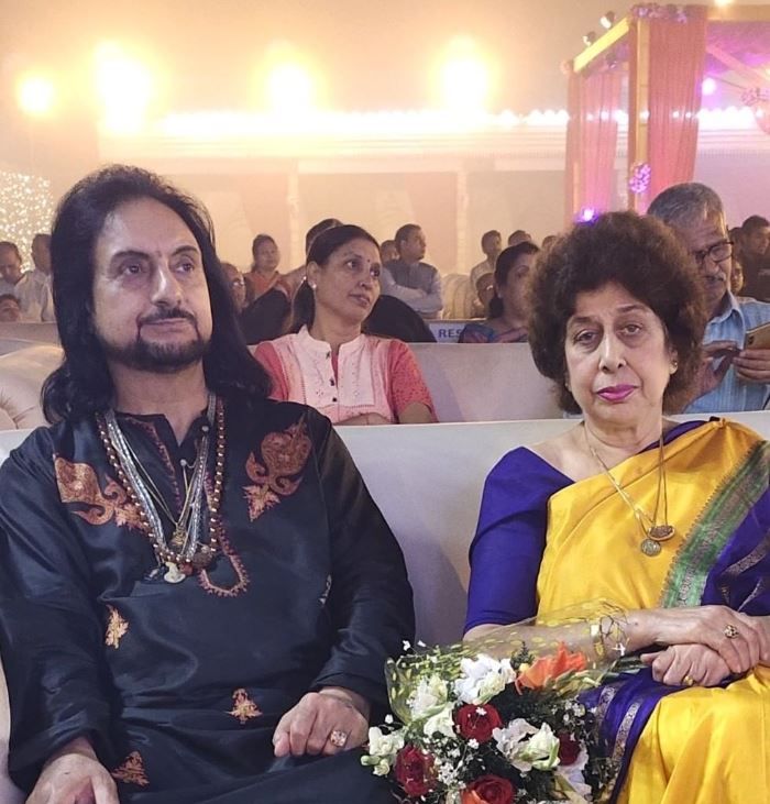 Pandit Bhajan Sopori and his wife