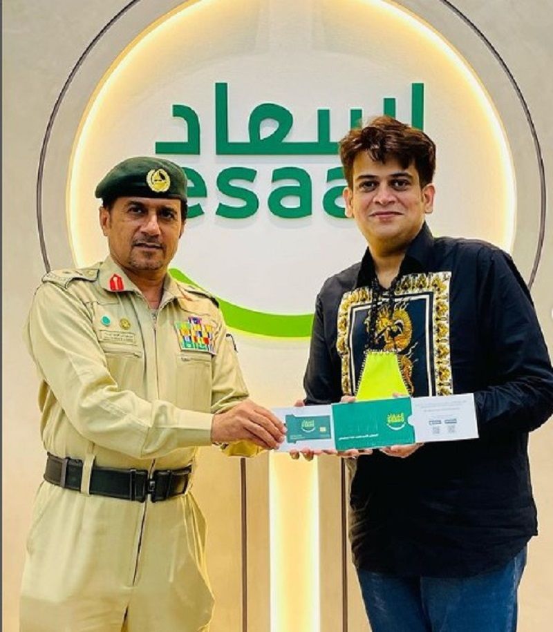 RRahul Narain Kanal receives Esaad card by Dubai police