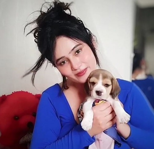 Ritika Singh with her pet dog