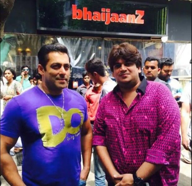 Rahul Narayan Kanal with Salman Khan in front of his restaurant