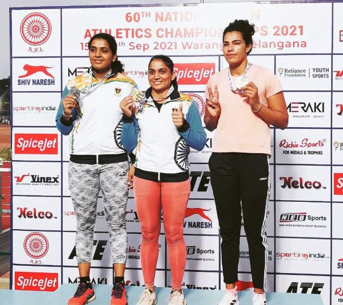 A picture of Shilpa Rani flaunting her bronze medal at the 2021 National Open Athletics Championships