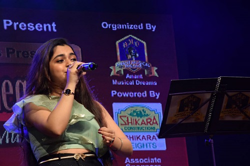 Anushka Banerjee performing live