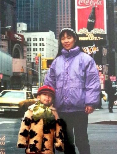 Carl Pei with his mother in childhood