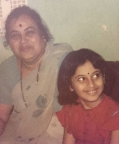 Kishori Godbole's childhood picture with her mother