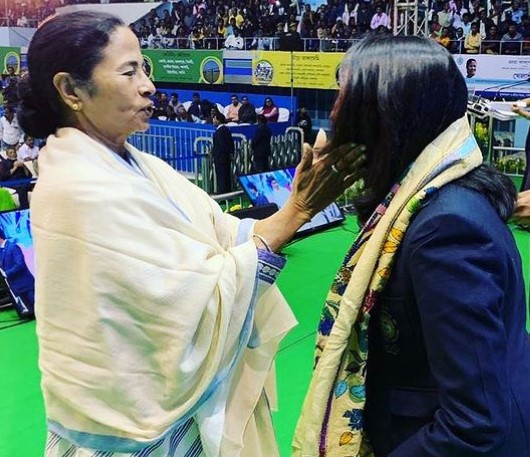 Mehuli Ghosh receiving the Special Sports Award from Mamata Banerjee