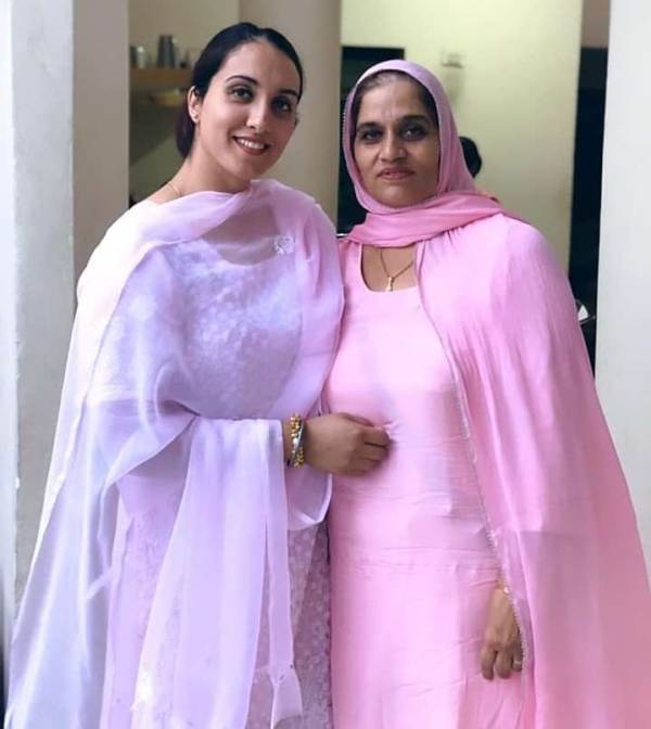 Navjeet Kaur Dhillon with her mother, Kuldip Kaur Dhillon