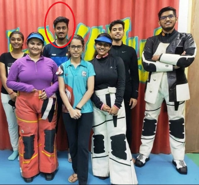 Shahu Tushar Mane with his team during the University Shooting Championship