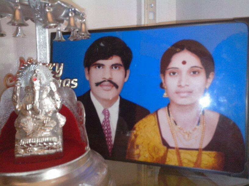 A photo frame featuring Somanna Machimada's parents