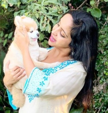 Aparna Shewakramani with her pet