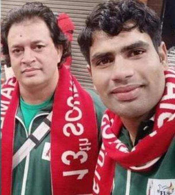 Arshad Nadeem with his coach Fiaz Hussain Bokhari